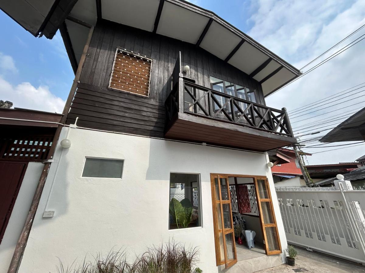 Cozy Villa In Chiangmai Old Town Chiang Mai Exterior photo